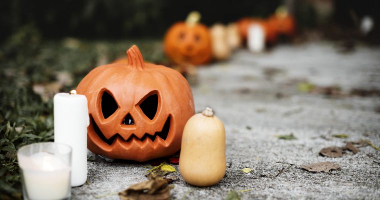 Ozdoby na Halloween – czy to już czas, aby się w nie zaopatrzyć?